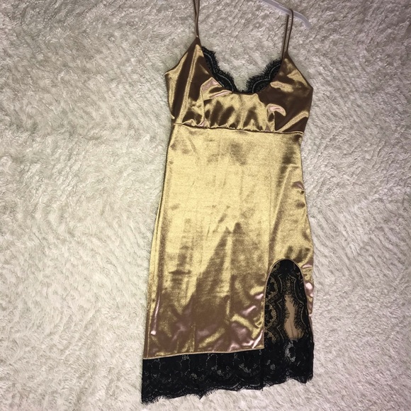 Taking it slow satin midi dress - Picture 8 of 9